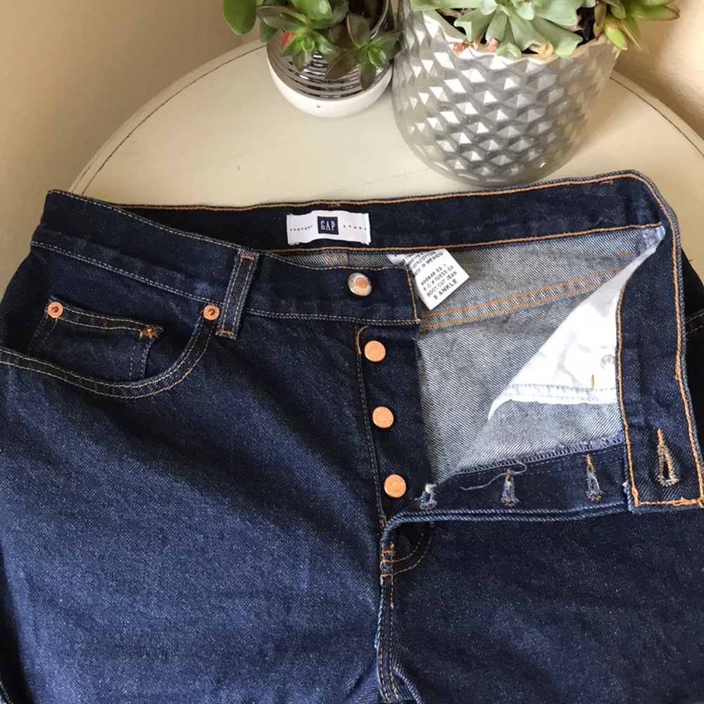Vintage Hi-Waisted Jeans